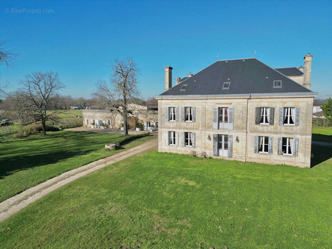 Maison à SAINT-EMILION