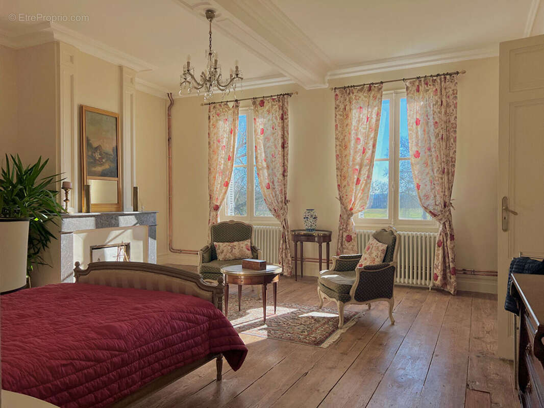 Maison à SAINT-EMILION