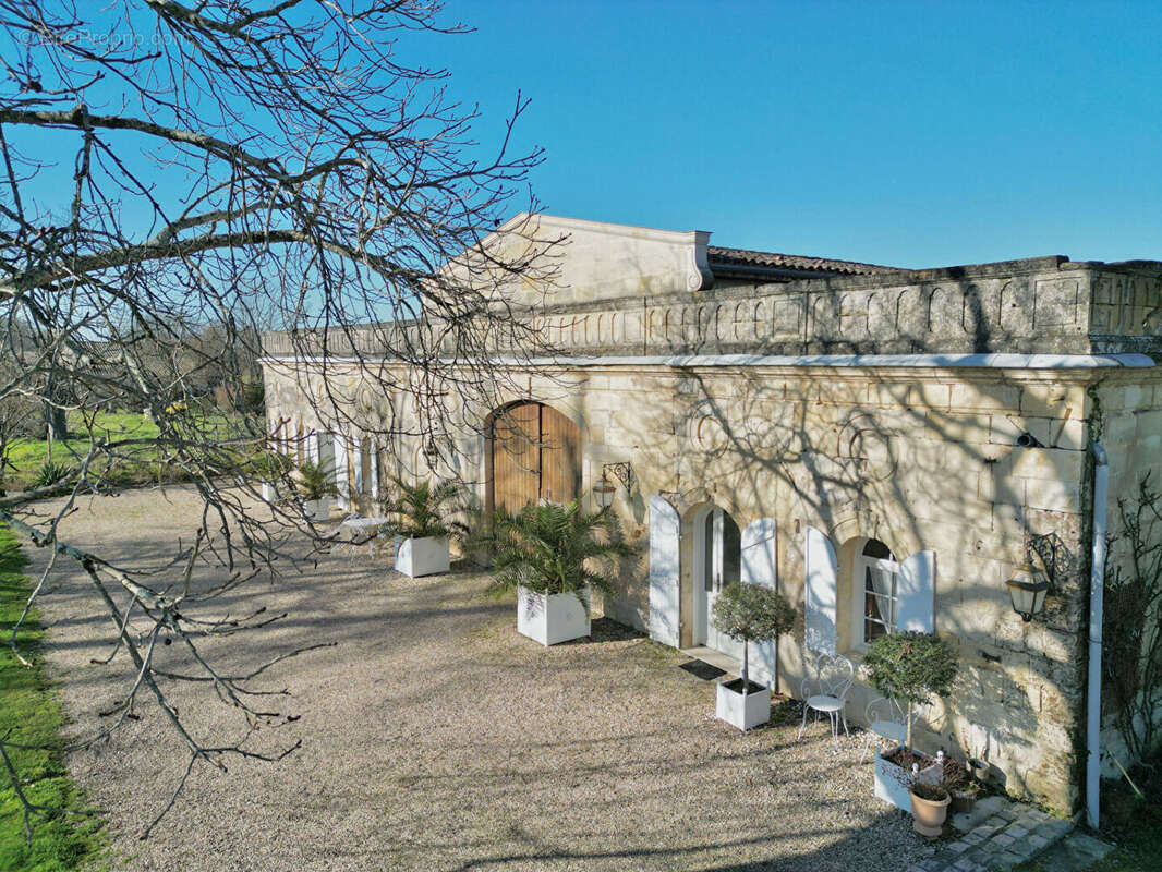 Maison à SAINT-EMILION
