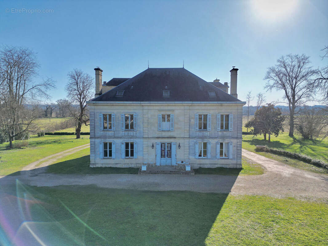 Maison à SAINT-EMILION