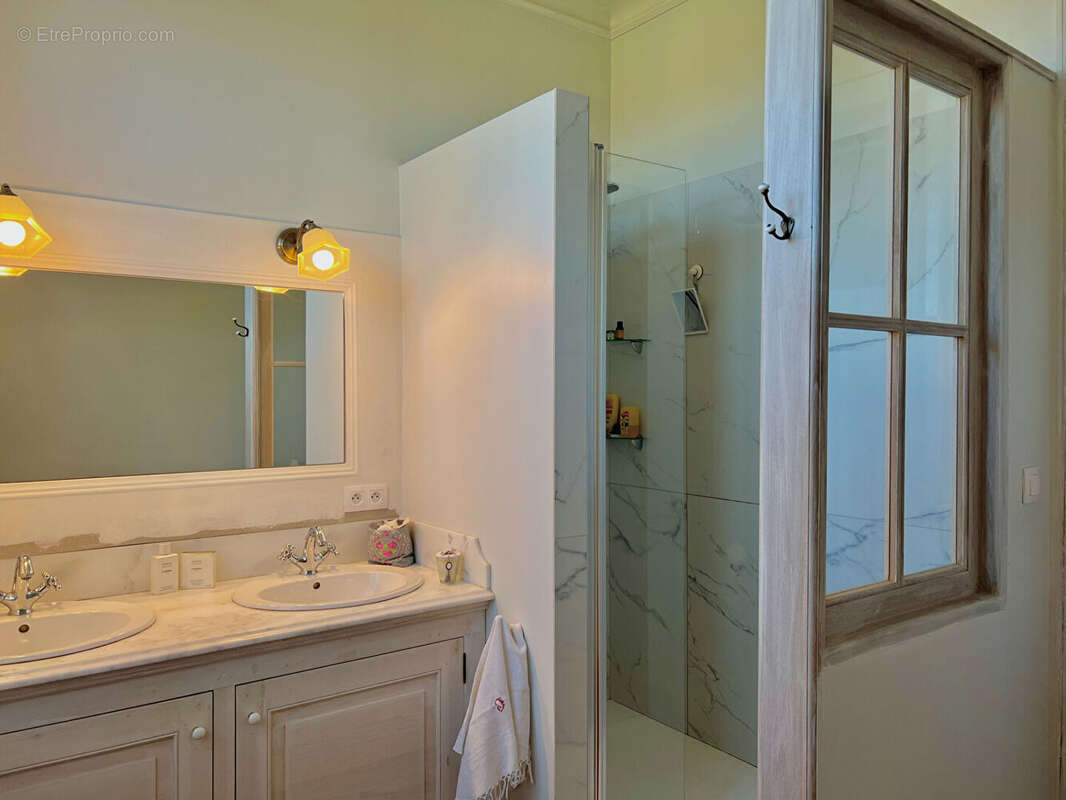 Maison à SAINT-EMILION