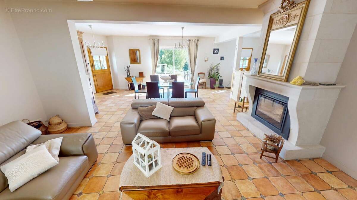 Maison à PARCAY-MESLAY