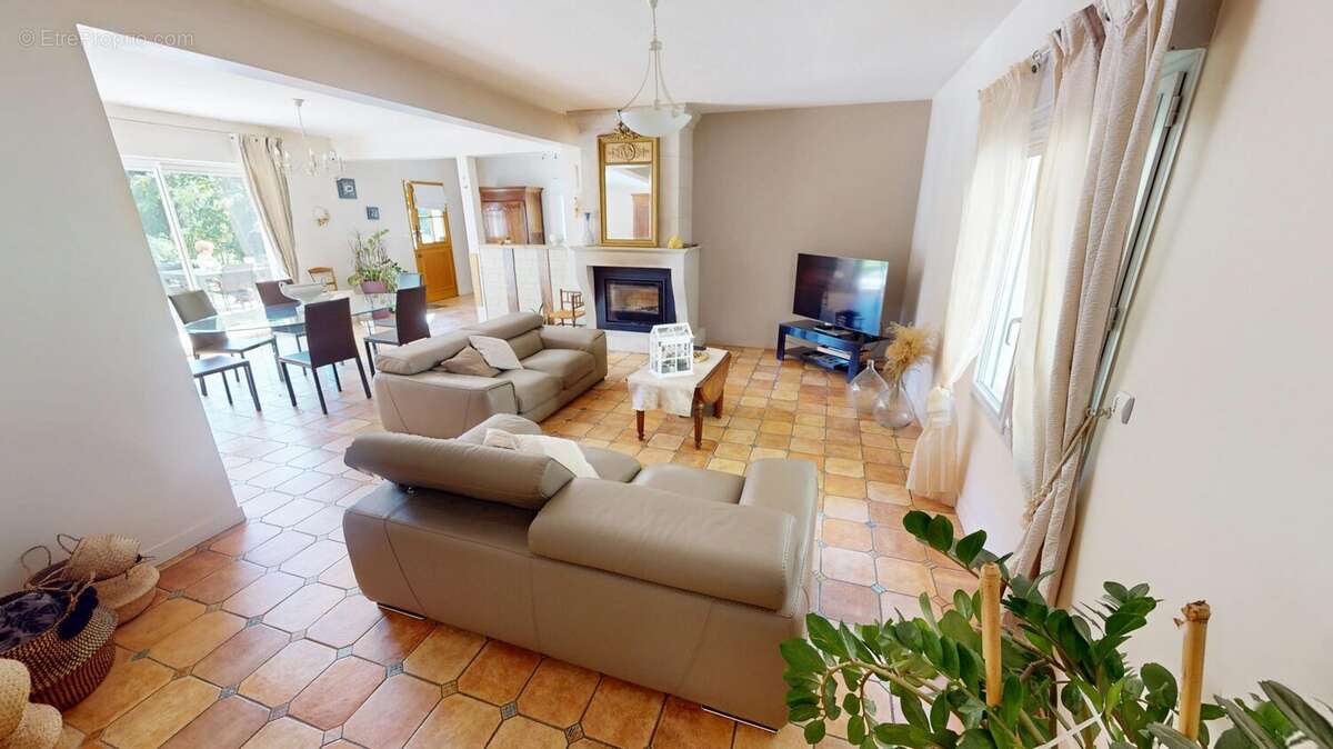 Maison à PARCAY-MESLAY