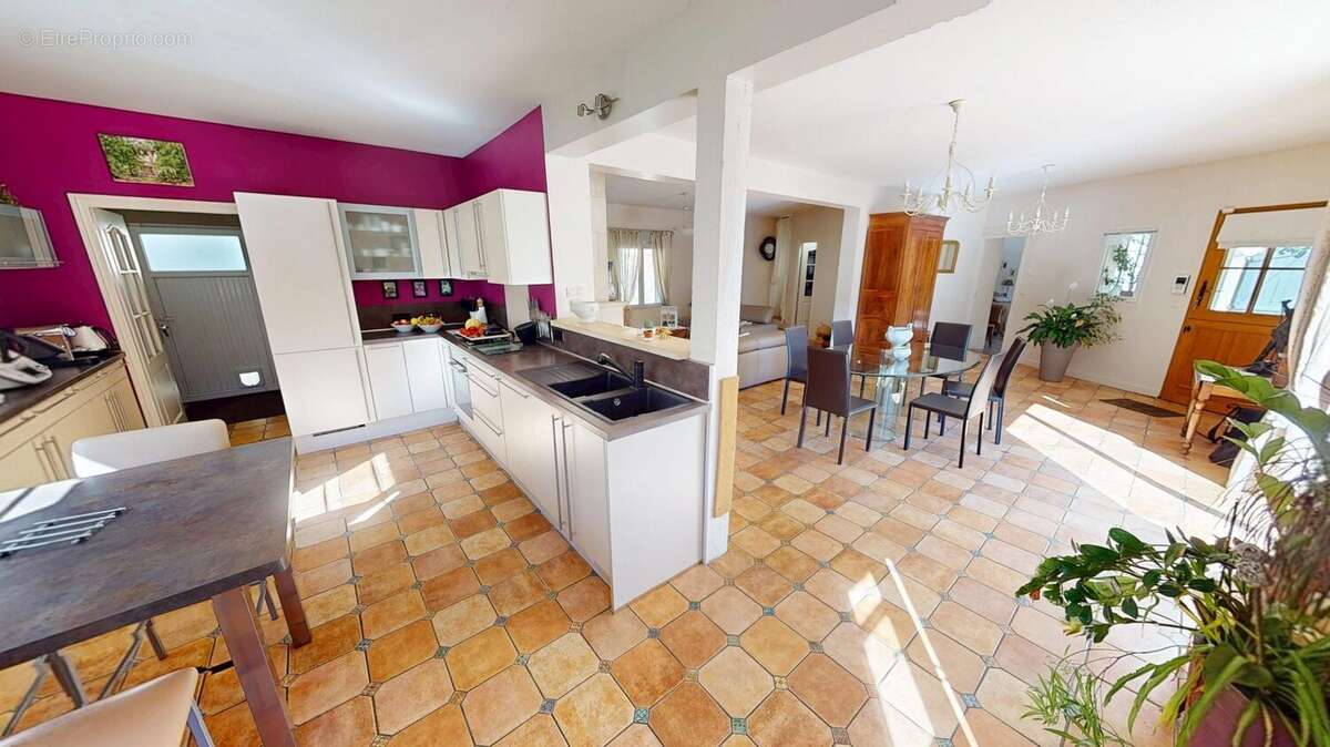 Maison à PARCAY-MESLAY