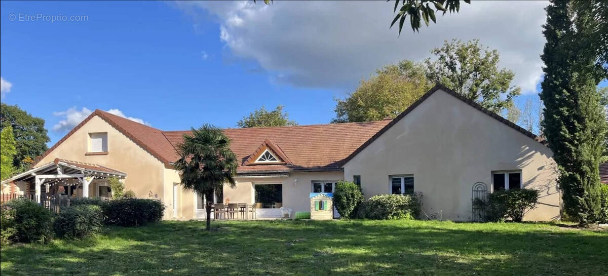 Maison à YVOY-LE-MARRON