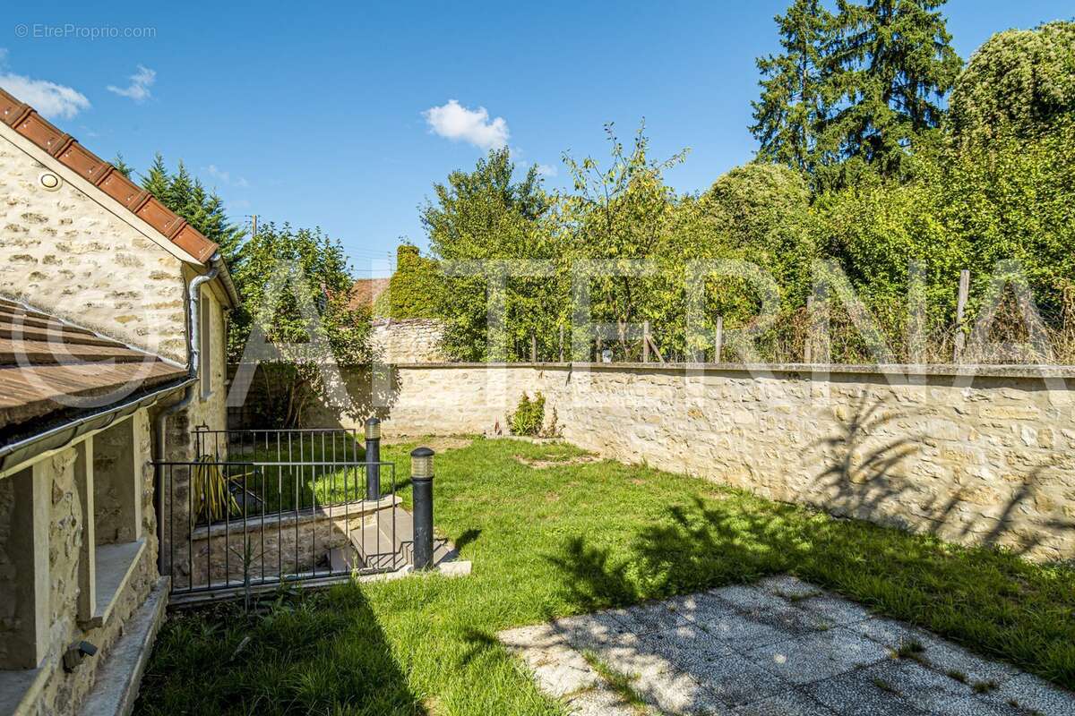 Maison à MEZY-SUR-SEINE