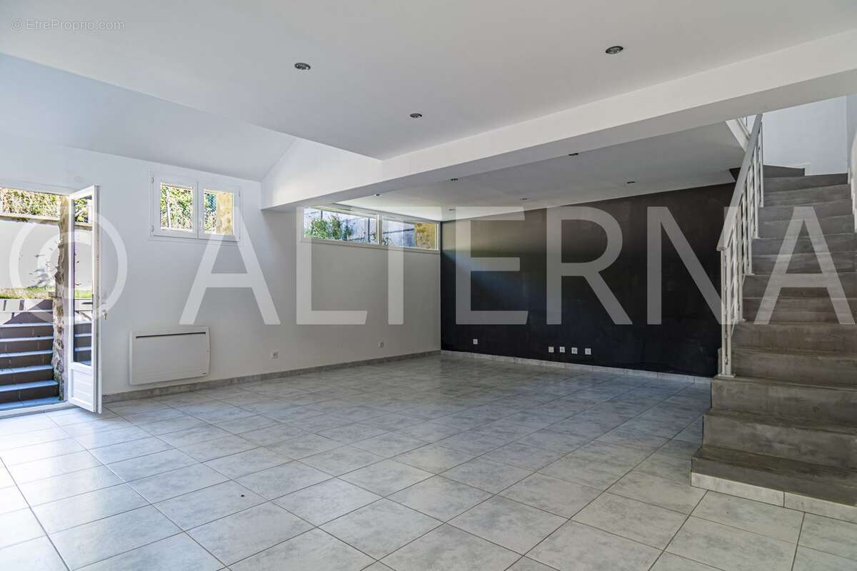 Maison à MEZY-SUR-SEINE