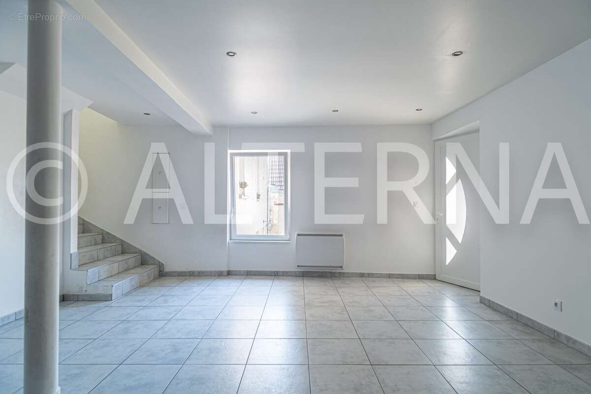 Maison à MEZY-SUR-SEINE