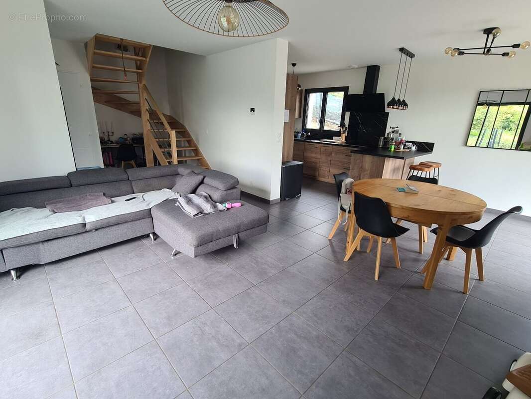 Maison à GRESY-SUR-ISERE