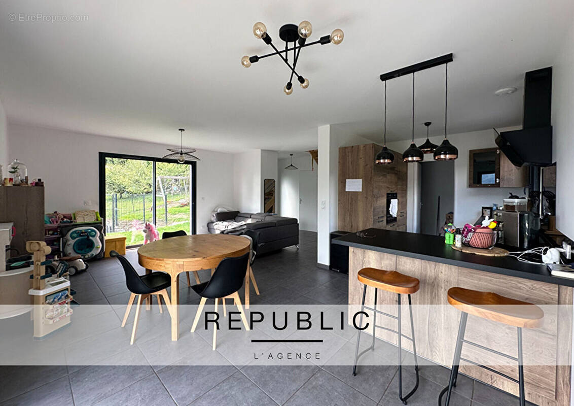 Maison à GRESY-SUR-ISERE