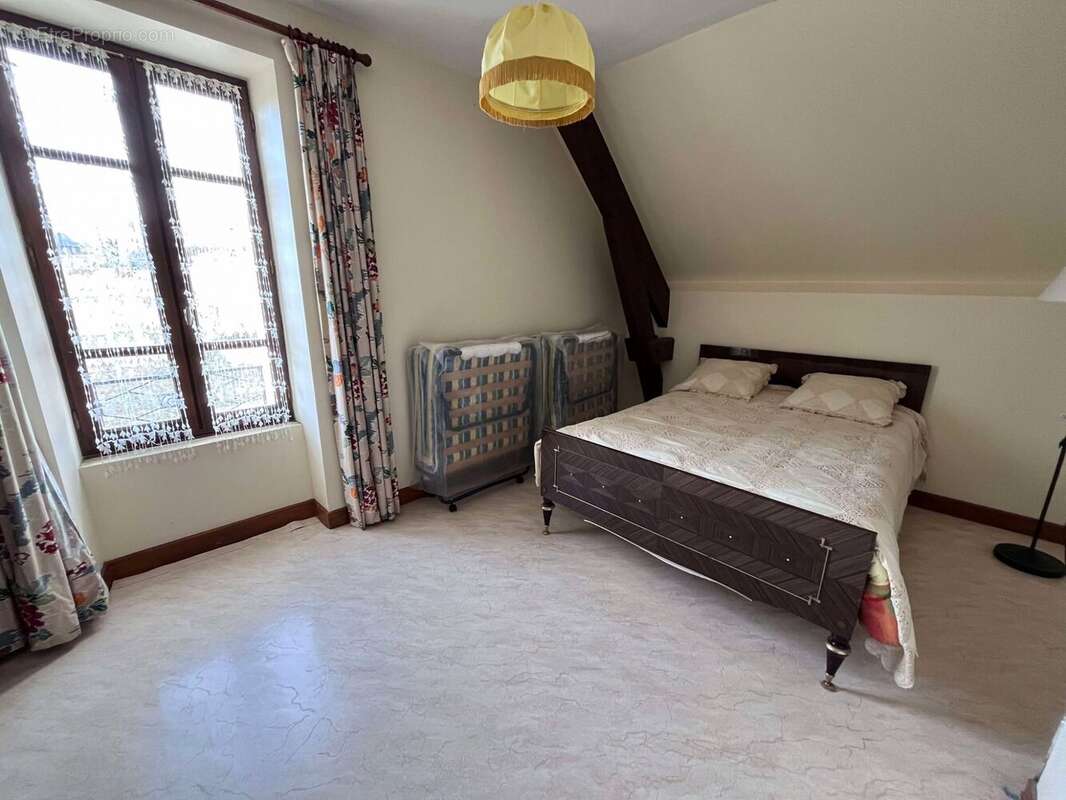 Chambre 3 - Maison à LE MONTEIL