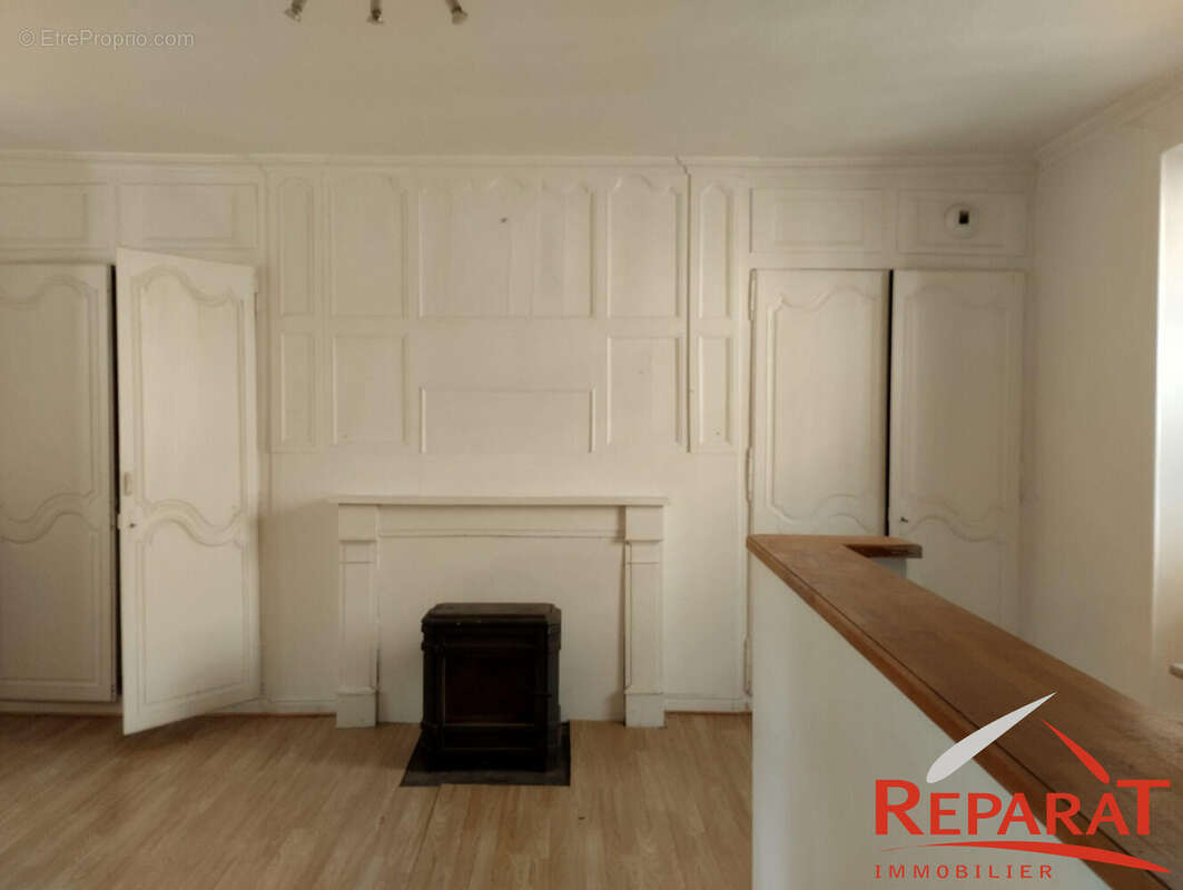 Appartement à JUILLAC