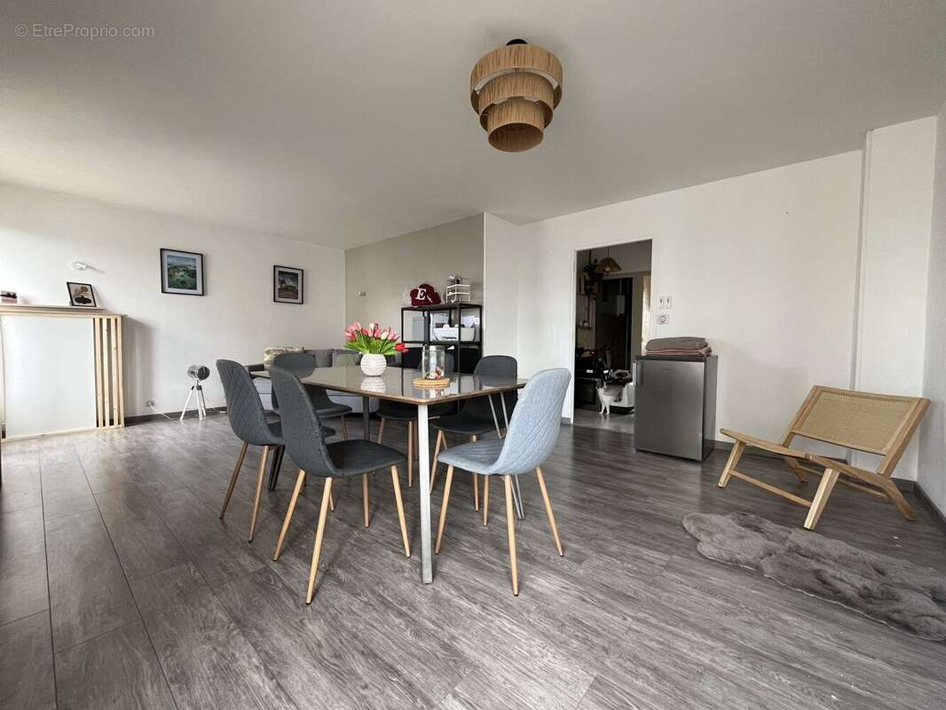 Appartement à CHENOVE