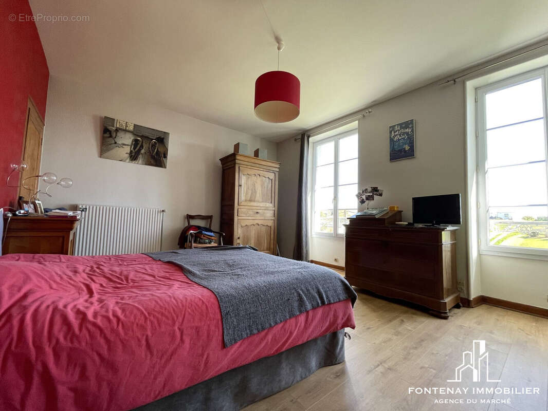 Maison à FONTENAY-LE-COMTE