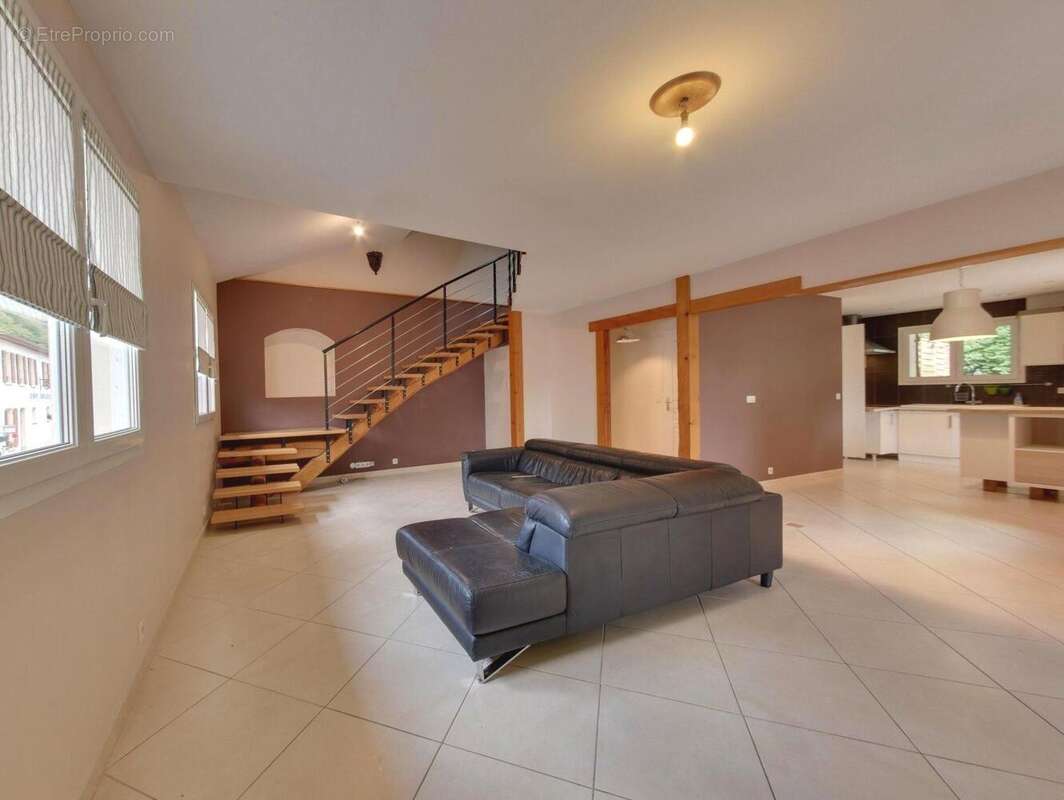 Maison à SERRE-NERPOL