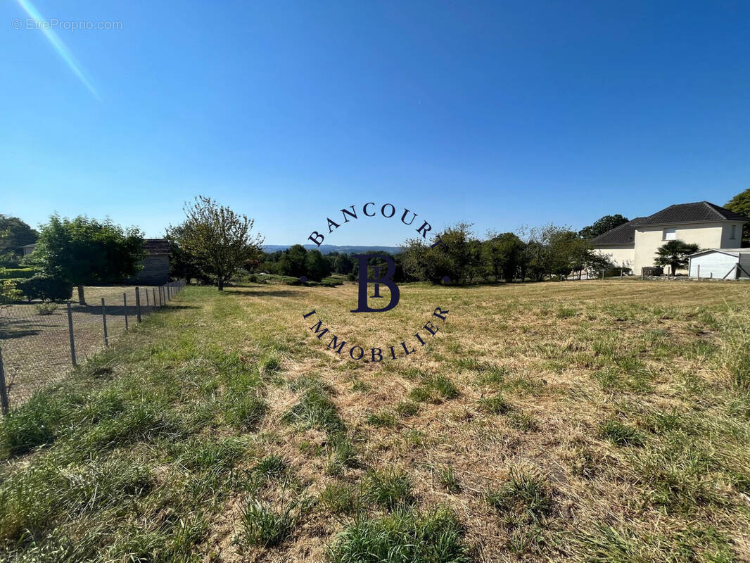 Terrain à BRIVE-LA-GAILLARDE