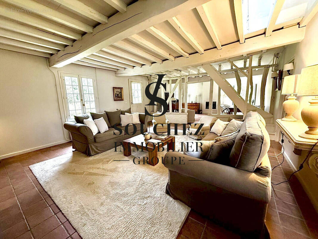 Maison à AVESNES-LE-COMTE