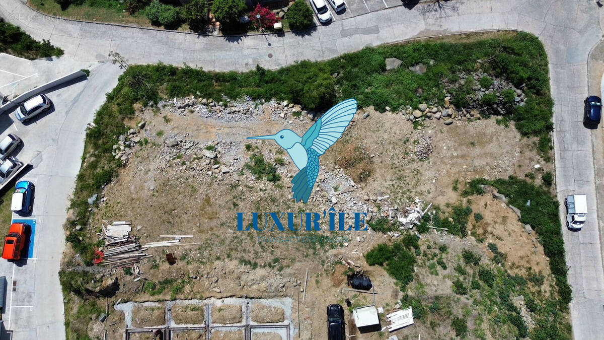 Terrain à SAINT-MARTIN