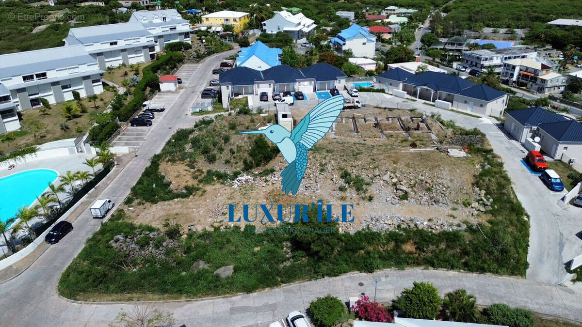 Terrain à SAINT-MARTIN