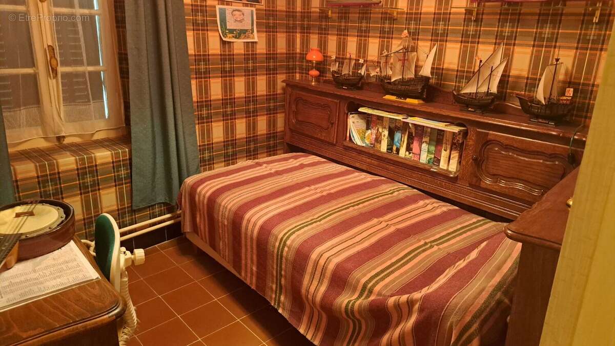 Bureau ou chambre d&#039;enfant (&lt;9m²) - Maison à PEILLE