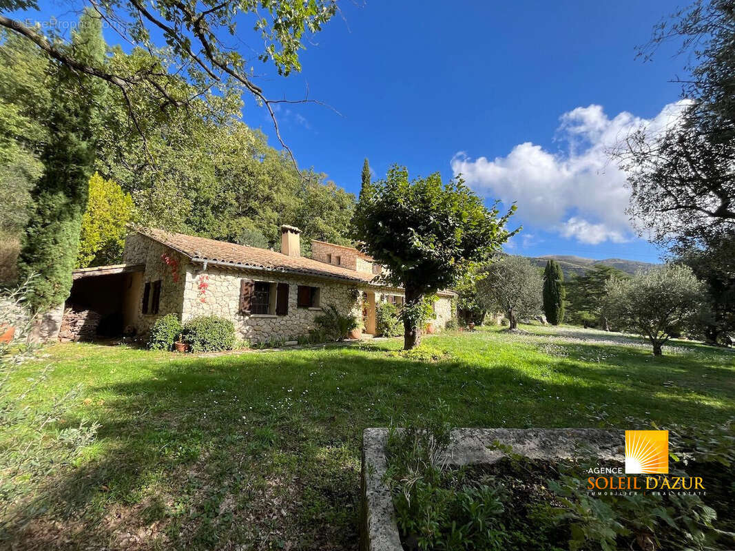 Maison à SAINT-VALLIER-DE-THIEY