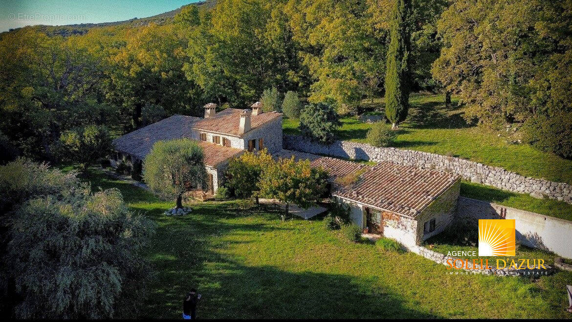 Maison à SAINT-VALLIER-DE-THIEY