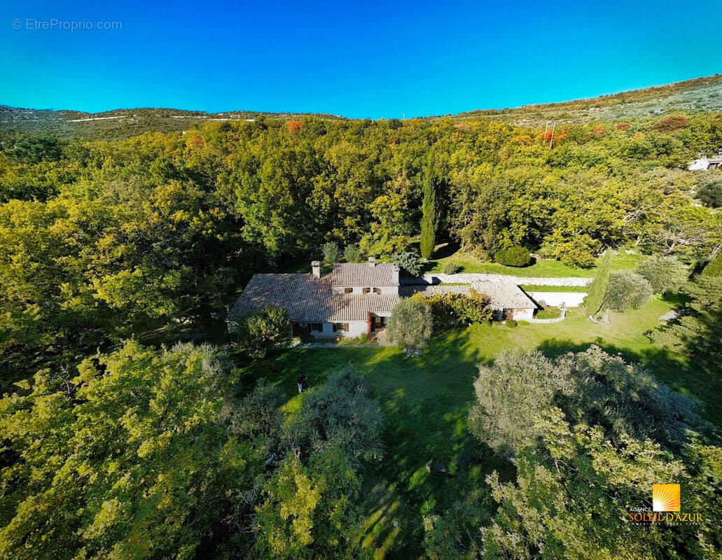 Maison à SAINT-VALLIER-DE-THIEY