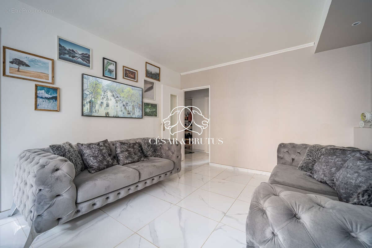 Appartement à DECINES-CHARPIEU