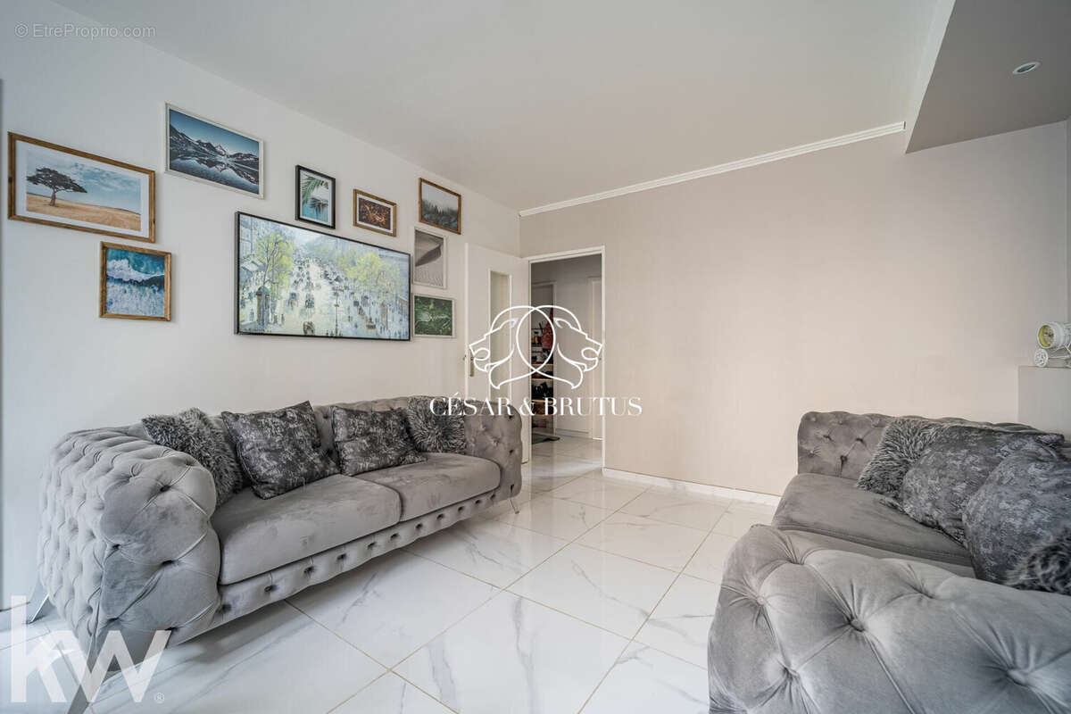 Appartement à DECINES-CHARPIEU