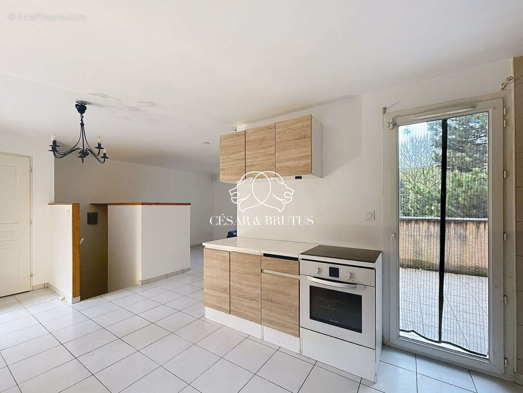 Appartement à LUZINAY