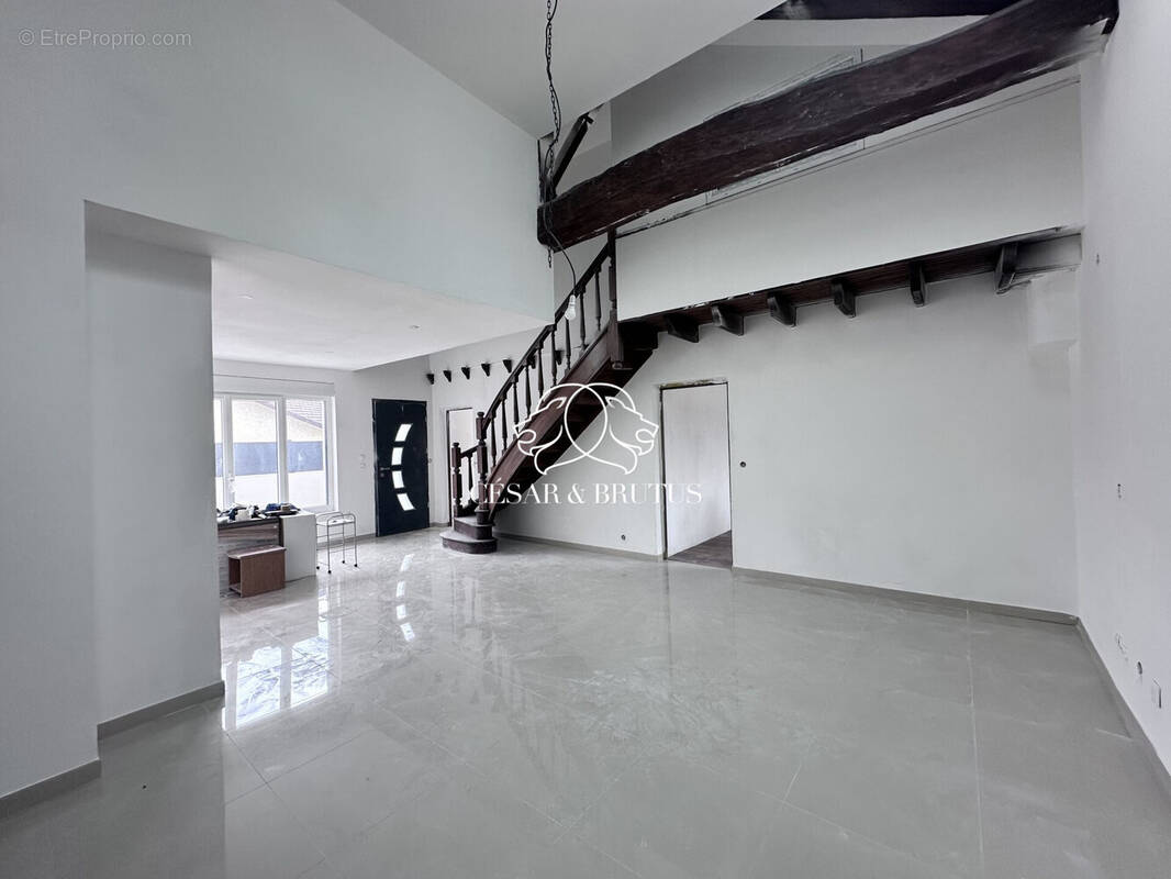 Appartement à LA VERPILLIERE