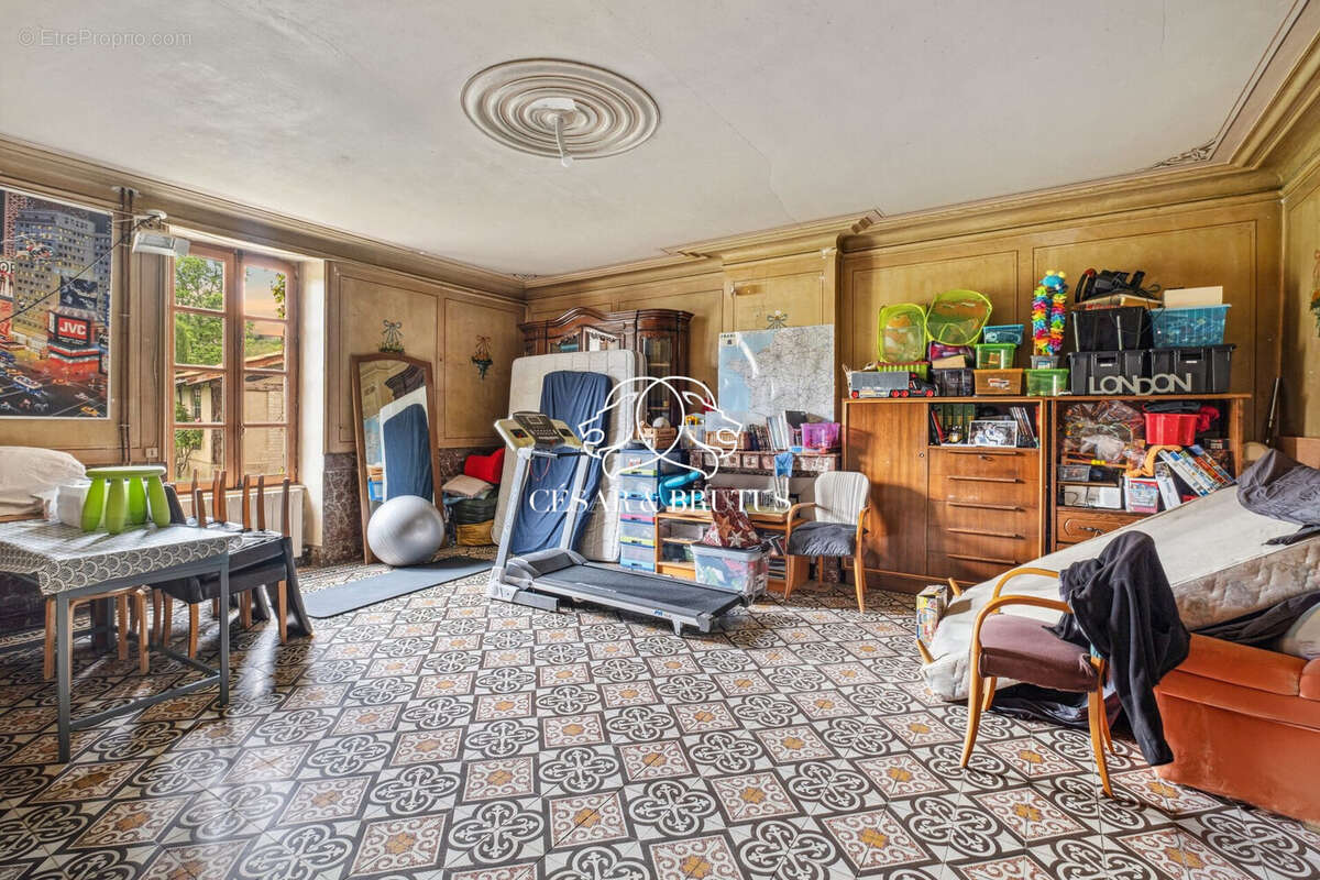 Maison à EYZIN-PINET