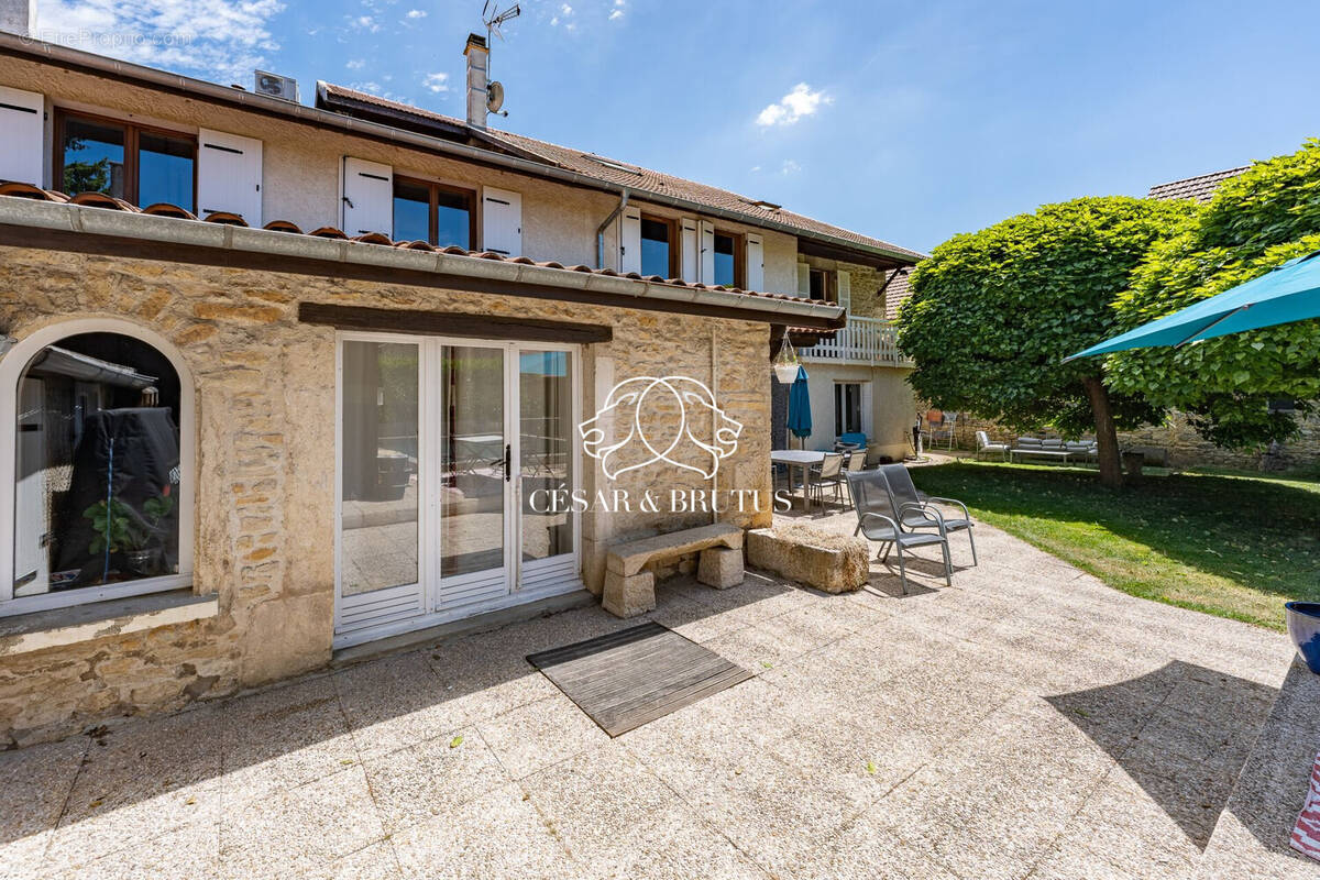 Maison à SAINT-HILAIRE-DE-BRENS