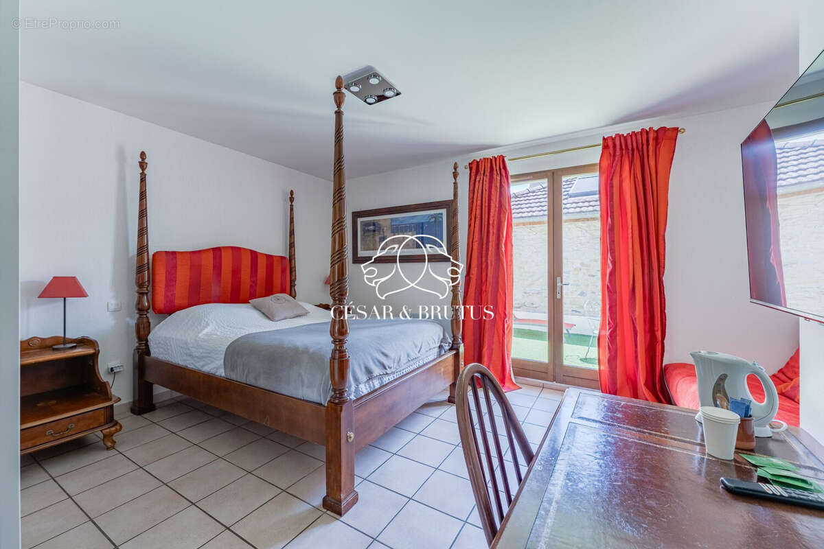 Maison à SAINT-HILAIRE-DE-BRENS