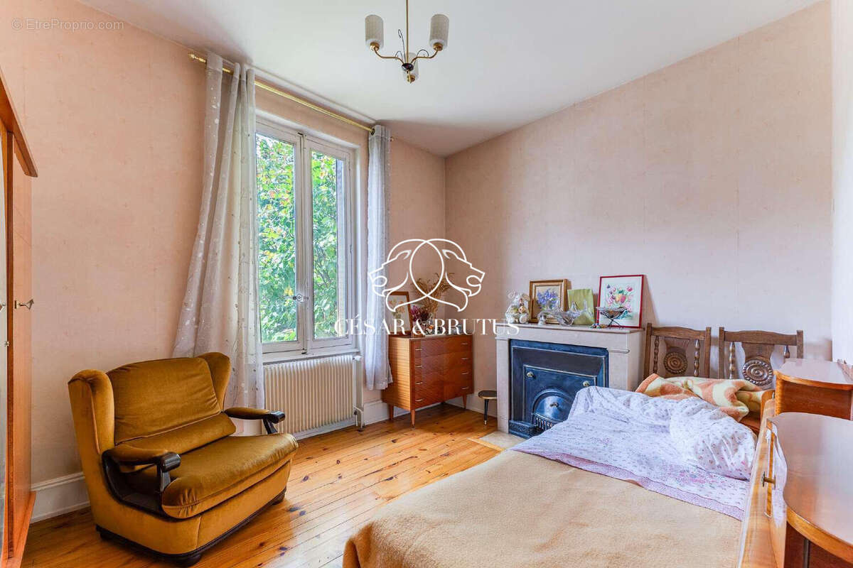 Maison à DECINES-CHARPIEU