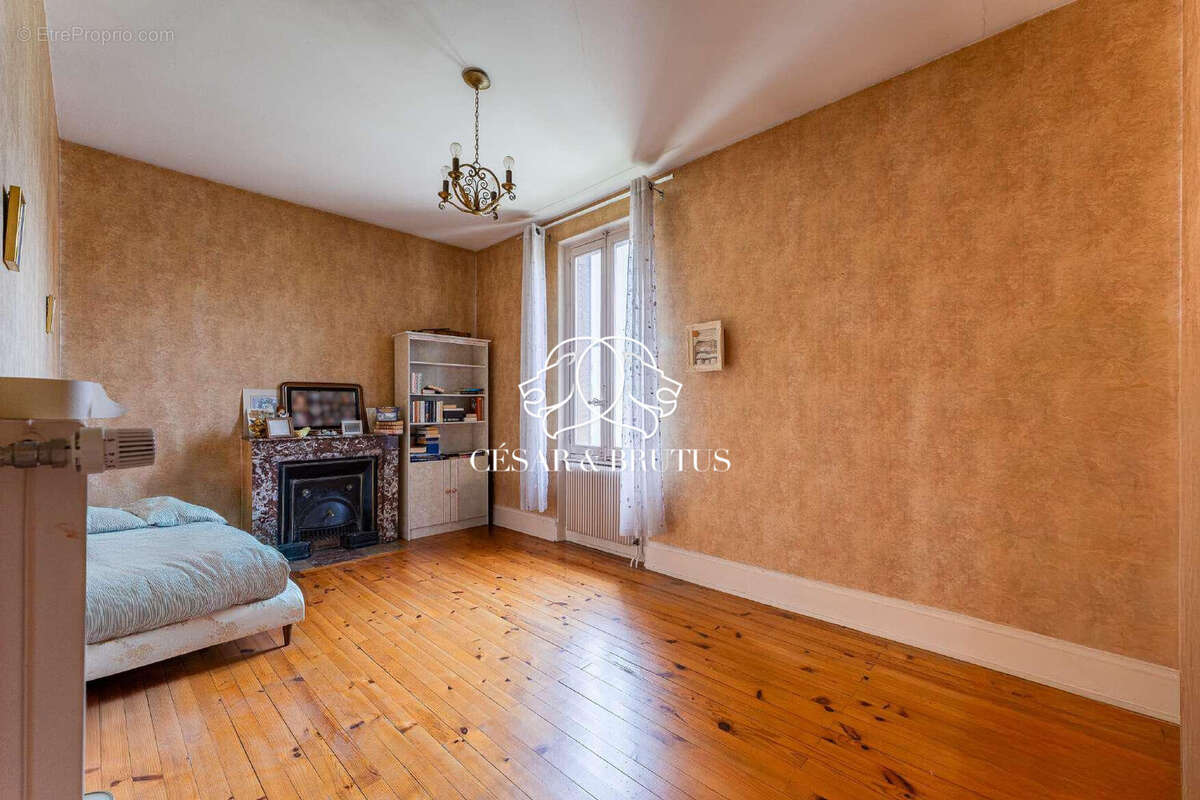 Maison à DECINES-CHARPIEU