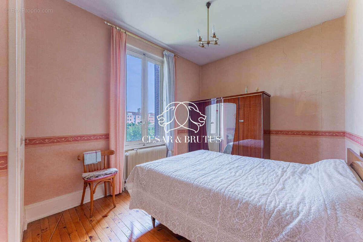 Maison à DECINES-CHARPIEU