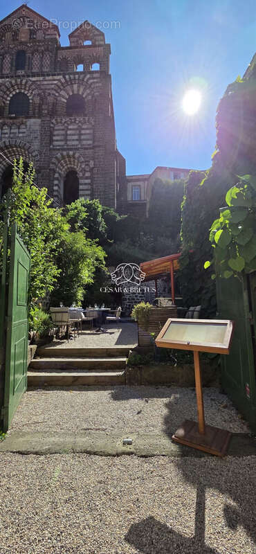 Autre à LE PUY-EN-VELAY