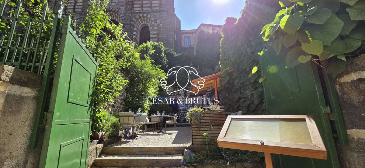 Autre à LE PUY-EN-VELAY