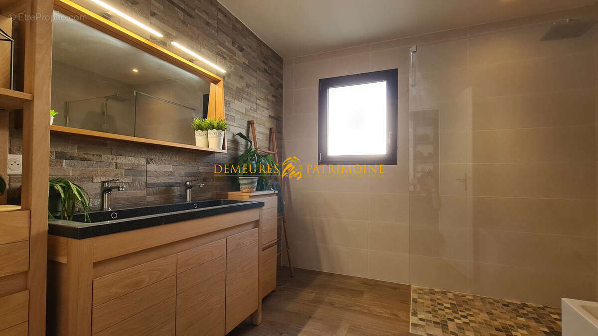 Maison à L&#039;ISLE-D&#039;ESPAGNAC