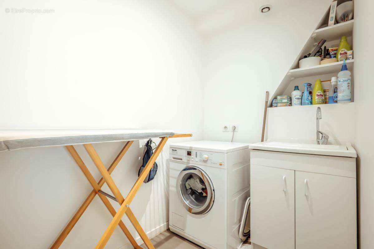 Appartement à PARIS-1E