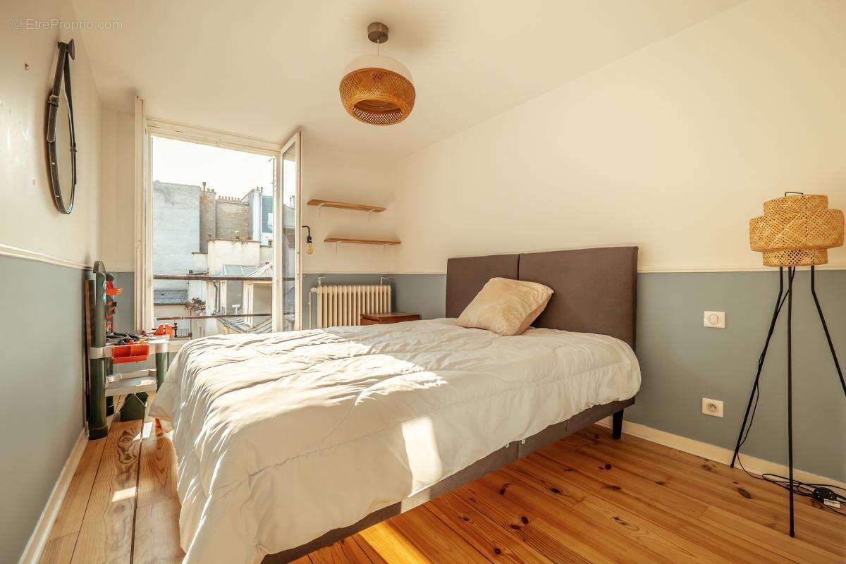 Appartement à PARIS-1E