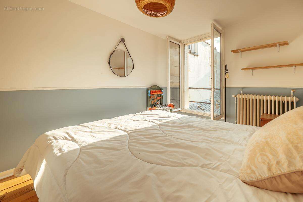 Appartement à PARIS-1E