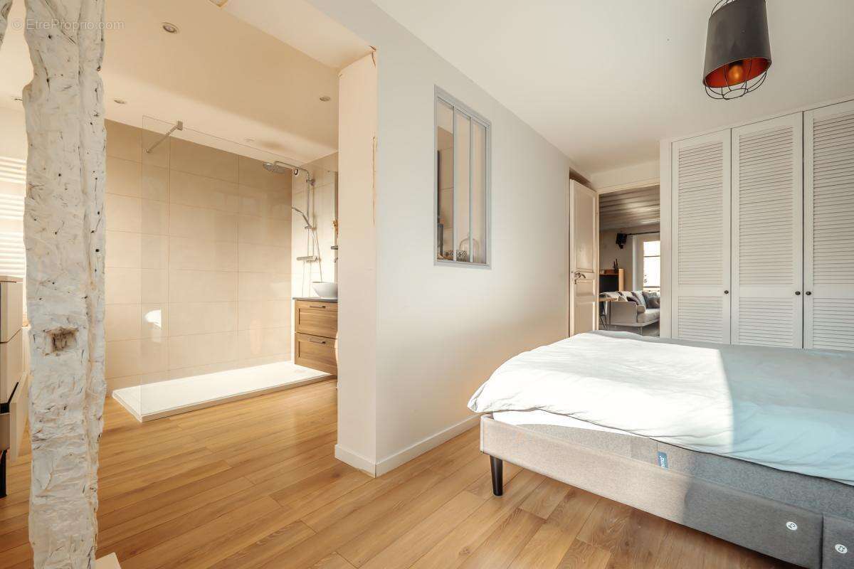 Appartement à PARIS-1E