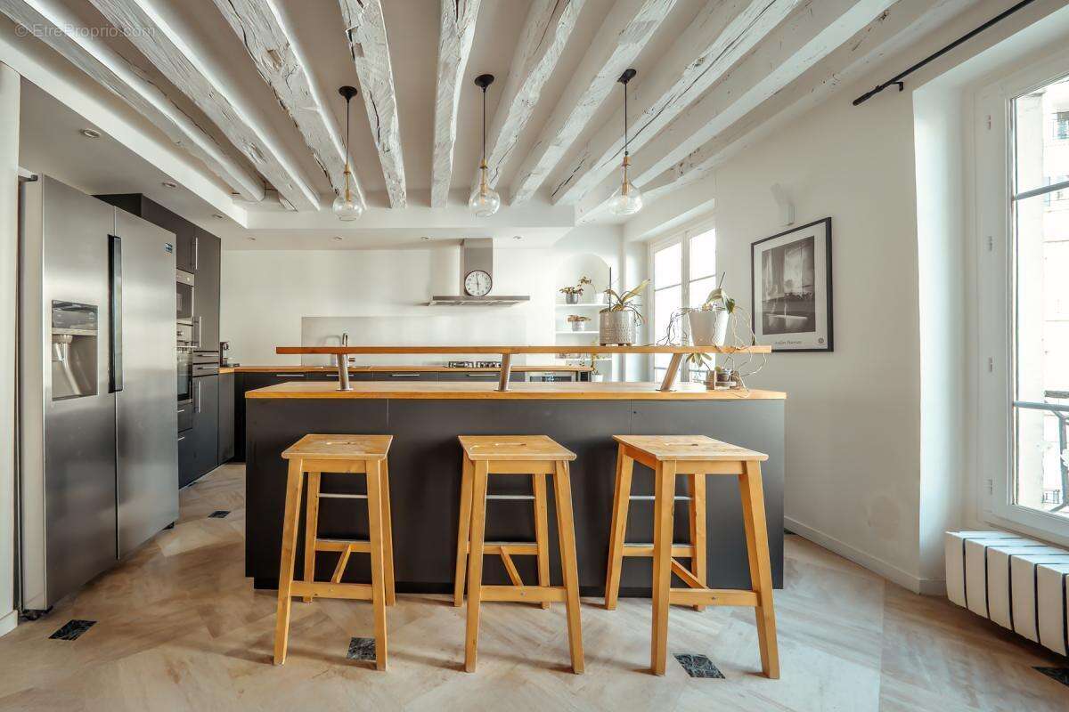 Appartement à PARIS-1E