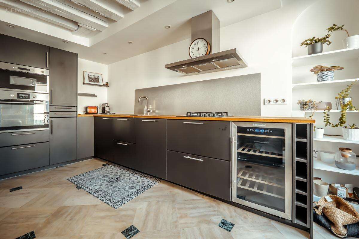 Appartement à PARIS-1E