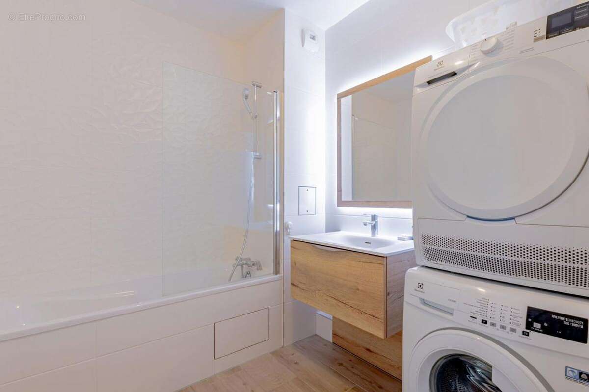 Appartement à LEVALLOIS-PERRET