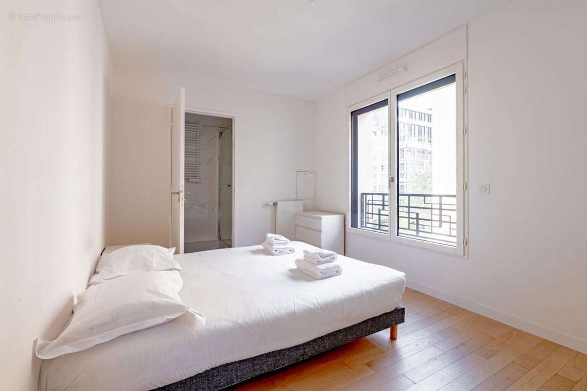 Appartement à LEVALLOIS-PERRET