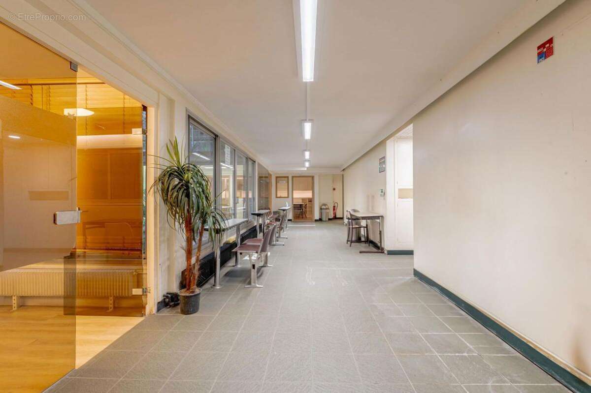 Commerce à PARIS-4E