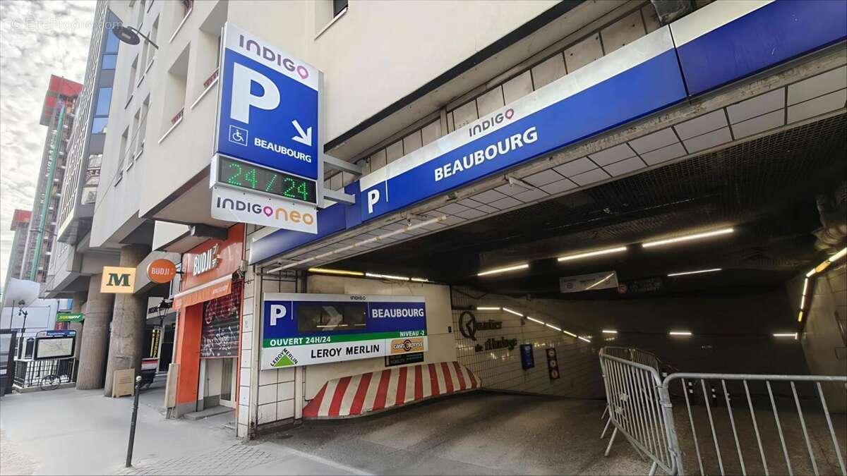 Parking à PARIS-3E